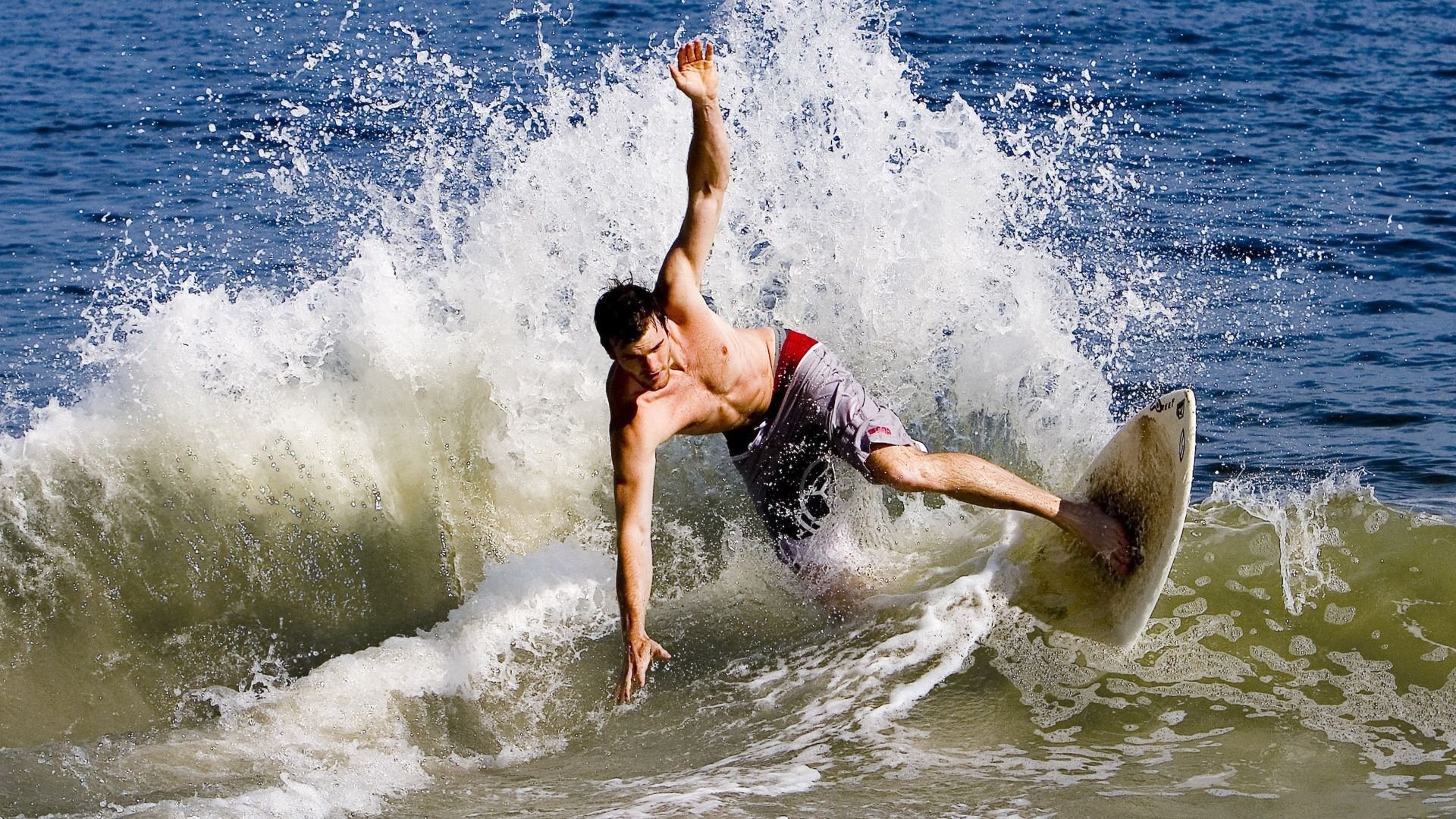 _极地冰泳:挑战极端环境的勇者_,极地冰占了97%主要在哪里